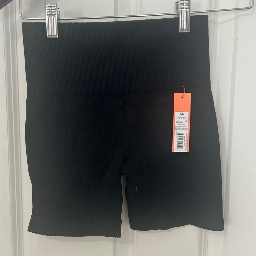 Colsie Ribbed High-Waisted Bike Shorts size XS black